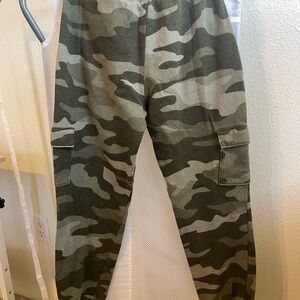 VS PINK Camouflage Sweatpants